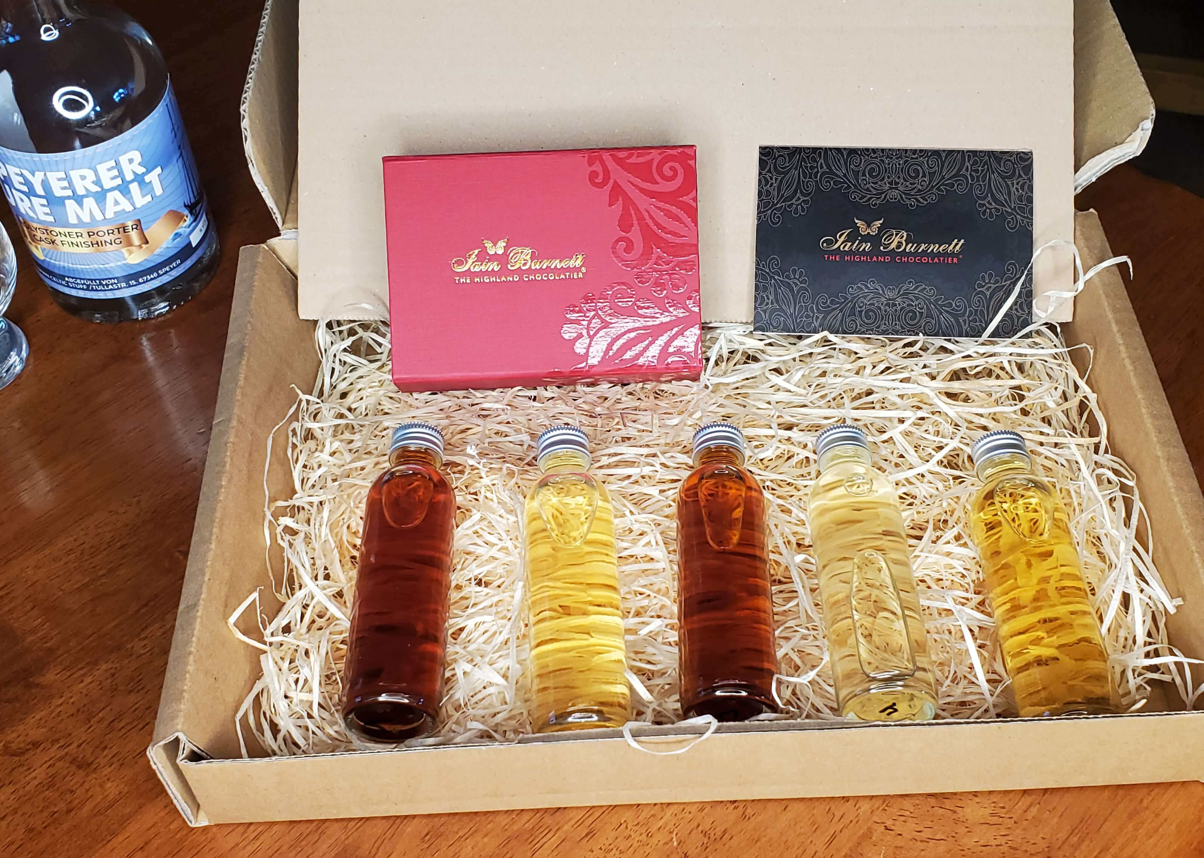 Die Genuss-Box - Pralinen & Whisky-Pairing für 2 Personen - die Geschenkidee